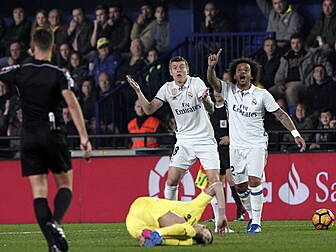 Real Madrid comeback thwarts r...